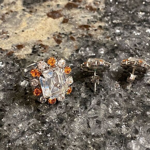 (New) Vols inspired ring and earrings set - Picture 2 of 2